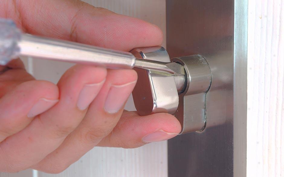 ouverture de porte claquée serrurier Galluis